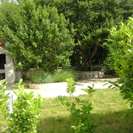 Suzana アパート *